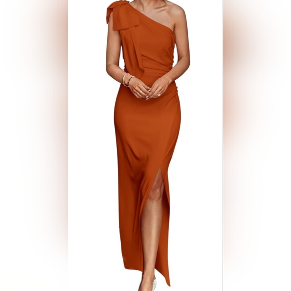 Dresses & Skirts - NWT Burnt Orange Formal Bodycon Dress
